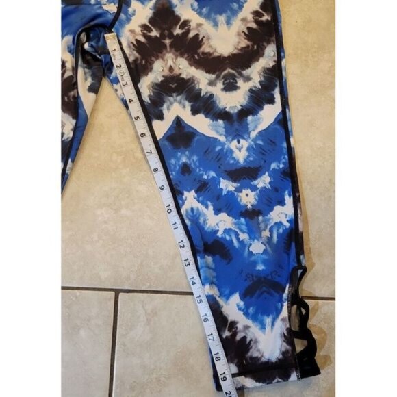 Nicole Miller New York Active Women's crop leggings blue tie dye Size Medium - Picture 10 of 10